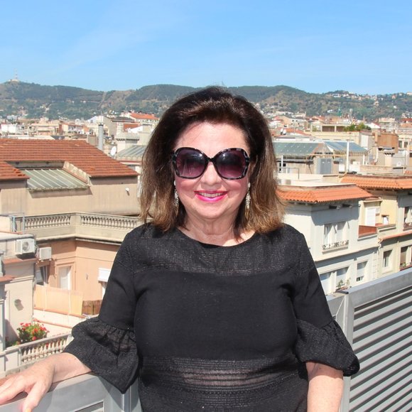 Meet your Posher, Ann - Picture 1 of 2